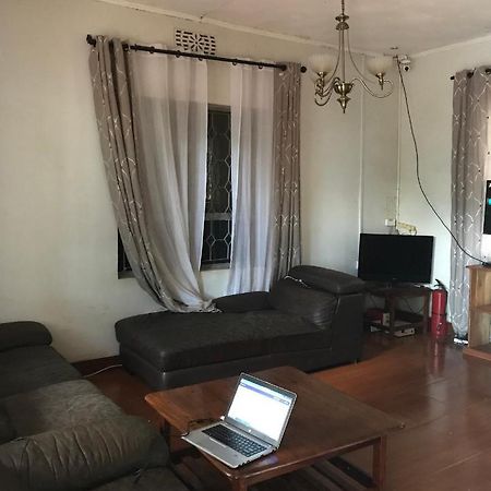The Captain'S Place Hotel Моши Екстериор снимка
