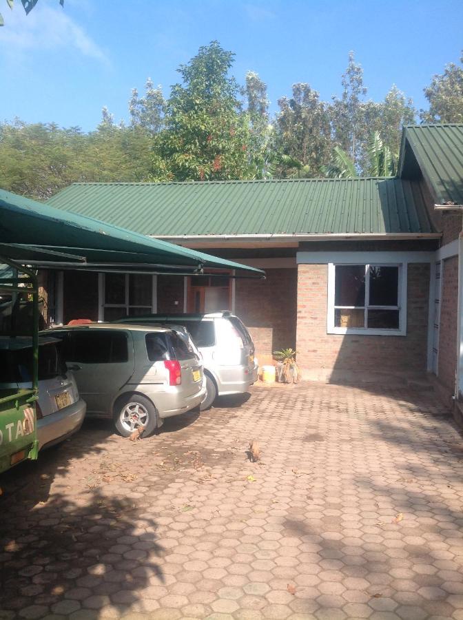 The Captain'S Place Hotel Моши Екстериор снимка